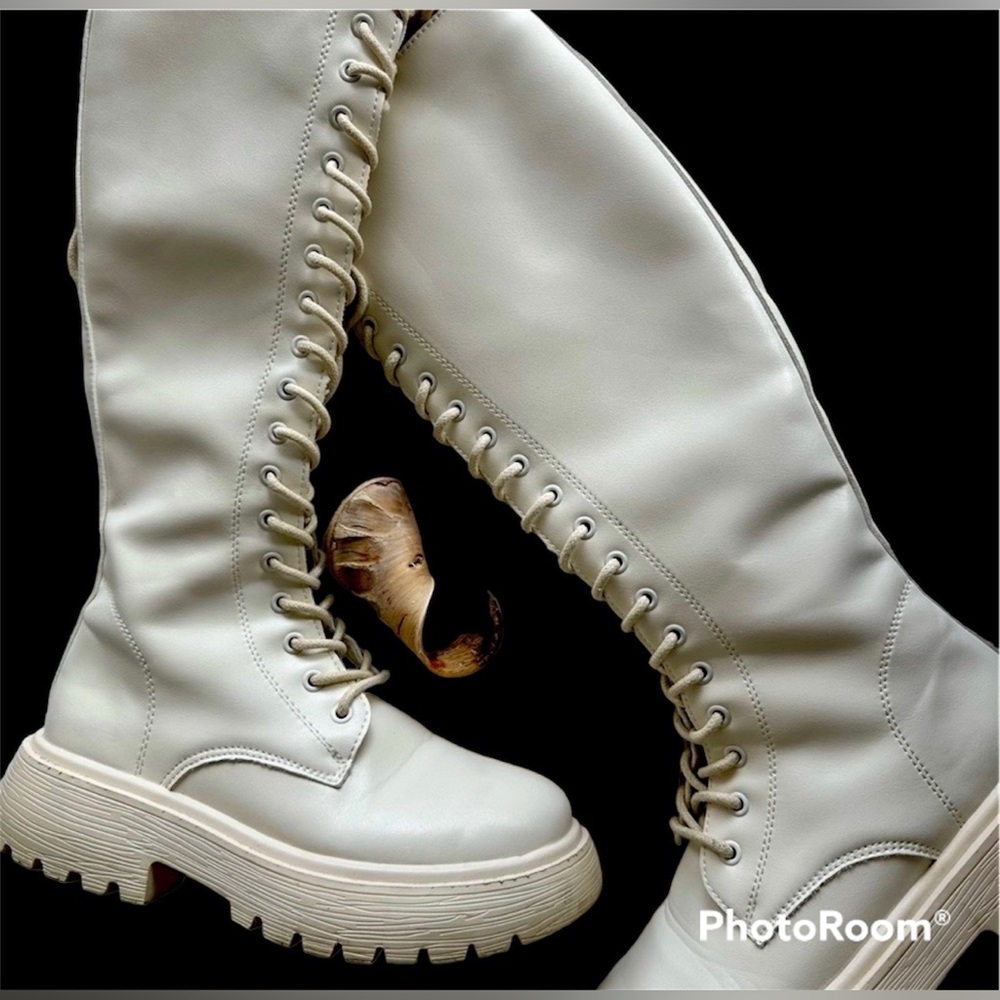Shein boots size 5, 5.5 slipped cream used - Picture 4 of 12